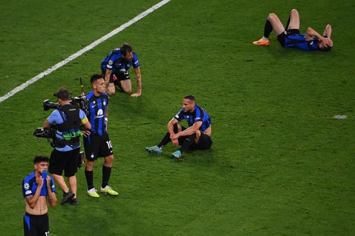 5 ألقاب ضائعة.. الكرة الإيطالية تغرق في 15 يوما (فيديو)